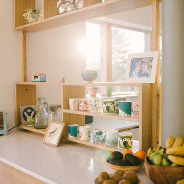 The Potters: Open Plan Oak Veneer & White/Pink Laminate Plywood Kitchen