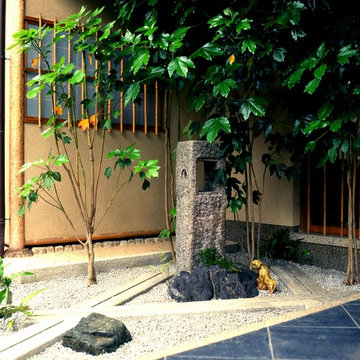 京都市S邸　切石と自然石の対比