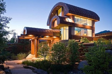 Example of an arts and crafts house exterior design