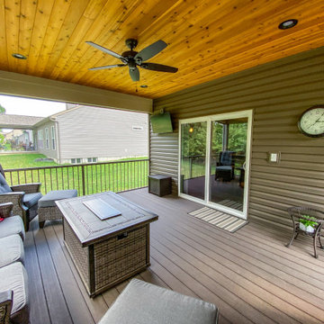 Screen Room with Composite Decking and Solar Screen