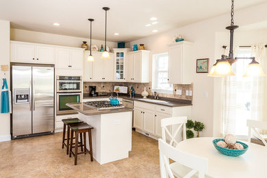 Example of a classic kitchen design in Denver