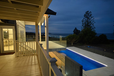Photo of a contemporary deck in Wollongong.
