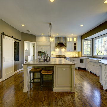 Contemporary Farmhouse Kitchen
