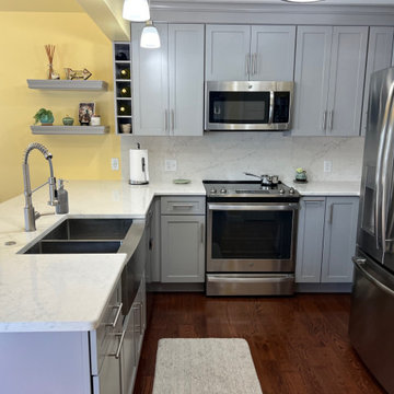 Kraftmaid Lyndale Maple Pebble Grey