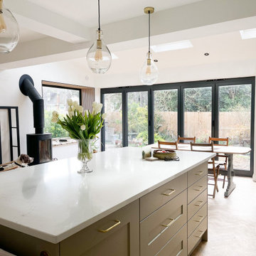 Deb's 1950s kitchen extension (@deb_at_no27)