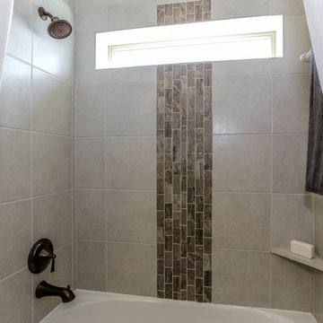 Houston, Texas | Lago Mar - Premier Juniper Secondary Bathroom