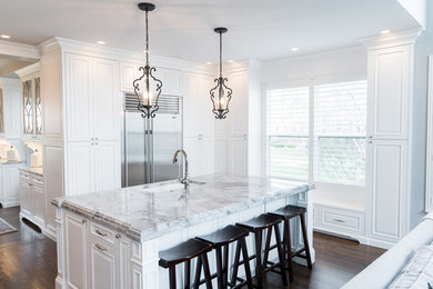 Kitchen photo in Chicago