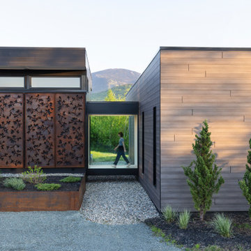THE NOTCH HOUSE