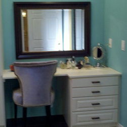 White traditional closet - Products
