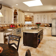 Foyer cabinet color issue
