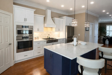Minimalist kitchen photo in Atlanta