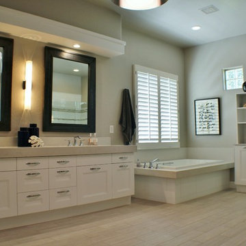 Grayhawk - White Bathroom