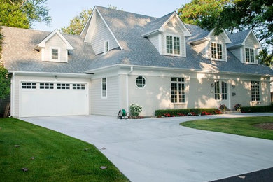 Example of a classic exterior home design in Chicago