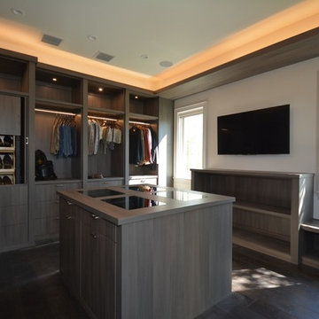 Davis Island Gentleman's Dressing Room