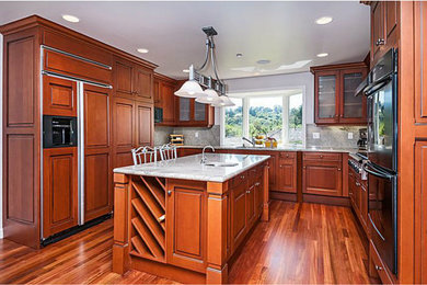 Kitchen - kitchen idea in San Francisco