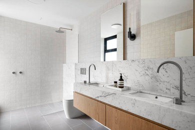 This is an example of a bathroom in Melbourne.