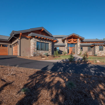 Golf Course home in Broken Top