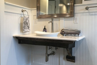 Inspiration for a craftsman bathroom remodel in Omaha