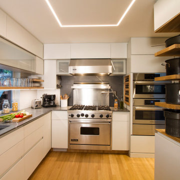 EXPANDING KITCHEN BEYOUND IT'S FOUR WALLS / Architecture - Interior design