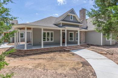 Inspiration for a farmhouse home design remodel in Austin