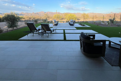 Inspiration for a contemporary patio remodel in Phoenix
