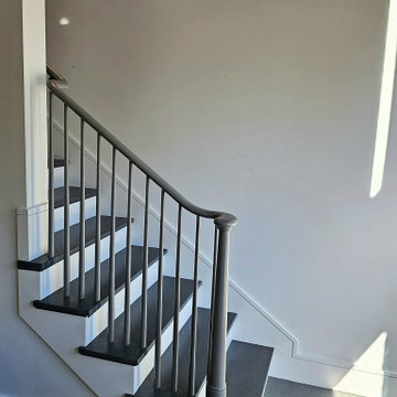Project #112 | Traditional Staircase with Continuous Rail System