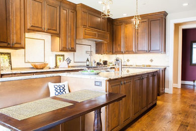 Elegant kitchen photo in Dallas