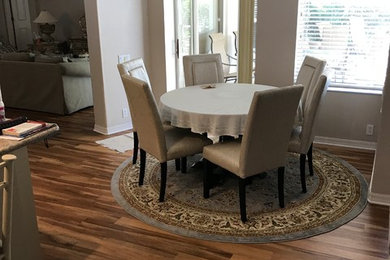 Dining room - traditional dining room idea in Tampa