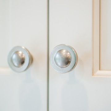 Transitional Kitchen Hardware
