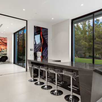 Extravagant Home in Southern Highlands