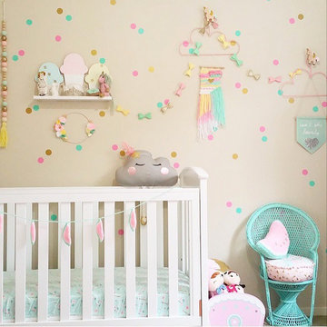 Polka Dots Pattern Wall Decal – Faux Wallpaper