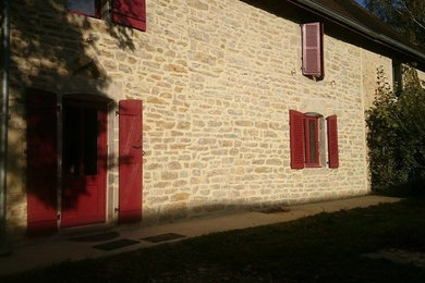 This is an example of a country home in Dijon.