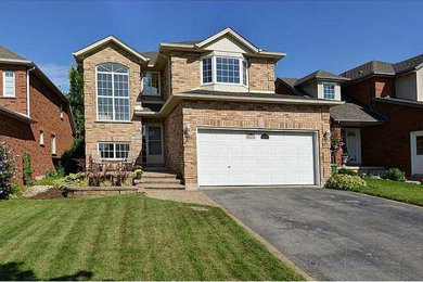 Traditional exterior home idea in Toronto