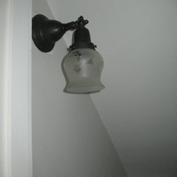 1930's Colonial, New England - Lighting