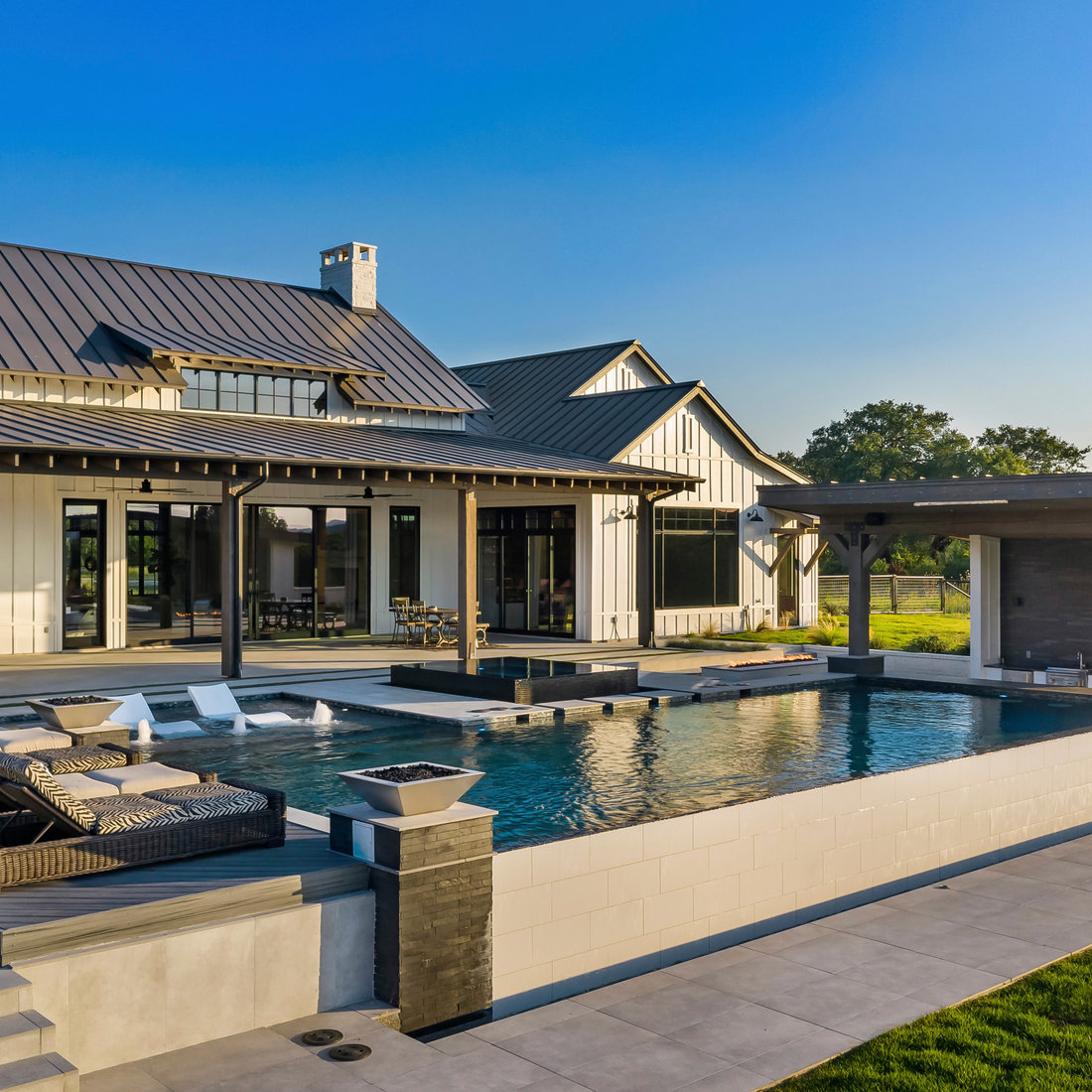 Lakeside Modern Luxury