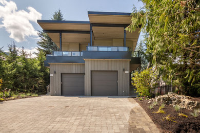 Small modern exterior in Vancouver.