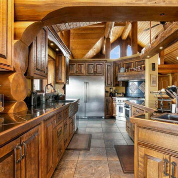 Bindloss Log Home & Getaway Cabin