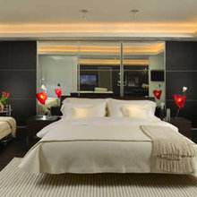 bedroom master