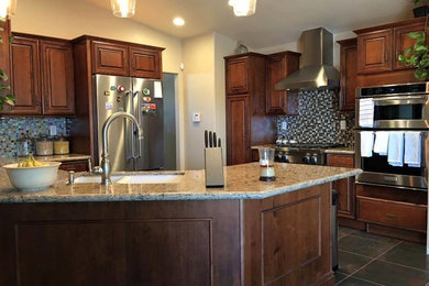 Inspiration for a timeless kitchen remodel in Los Angeles