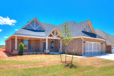 Transitional exterior home idea in Oklahoma City