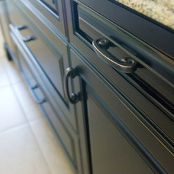 Elegant Kitchen - Kitchen Cabinetry