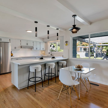 2592 Marineview
