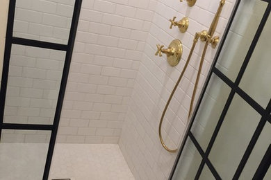 Example of a bathroom design in Los Angeles
