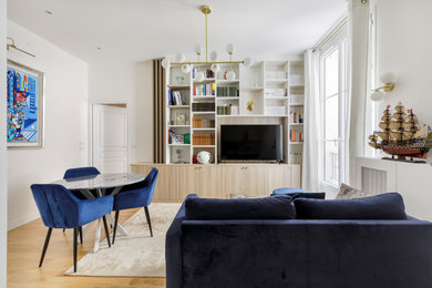 Cette photo montre un salon tendance.