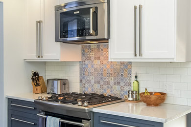 Trendy kitchen photo in Ottawa