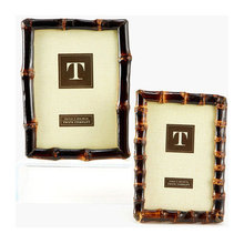 Walls, Frames, Arrangements, Art