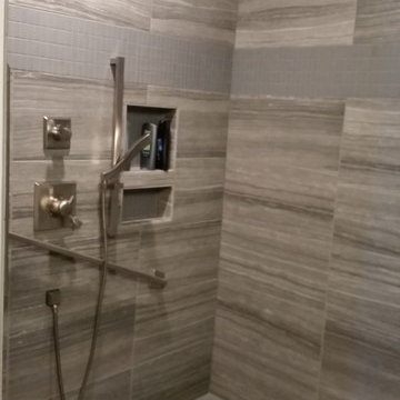 Rockford Accessible Bath
