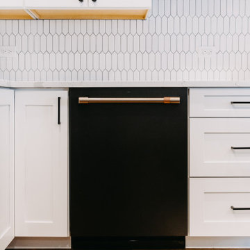 Classic Tuxedo Kitchen - Irving Park