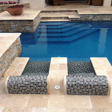 Pool + sunbed