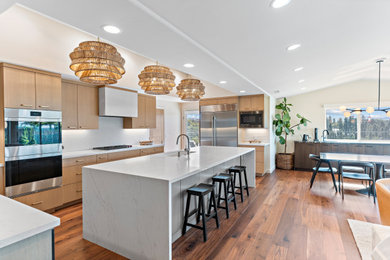 Example of a trendy kitchen design in San Diego